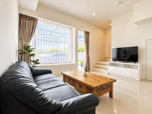 Spacious 3-Bedroom House near Mega bangna and Airport
