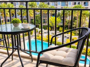 #5 LaCasita Pool View 1BR near Beach for 4 Guests