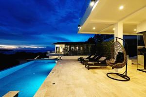 Villa Emilia 3BR Sea View Infinity Pool, Bophut