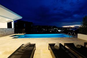 Villa Emilia 3BR Sea View Infinity Pool, Bophut