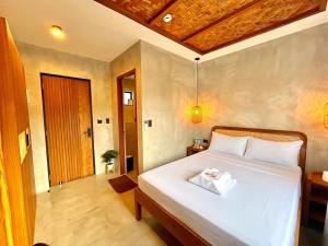 SolarSurfStay