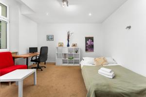 Kazimierz Riverside Standard Apartment by BookingHost