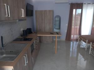 Dora Studio 2