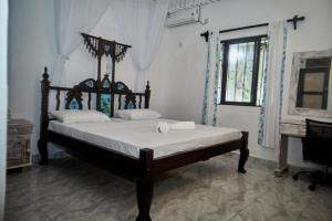 Almasi House