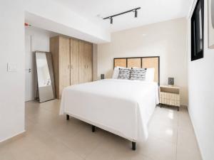 Calm & Spacious Studio - 3rd Floor Quiet Side Near Casco Viejo