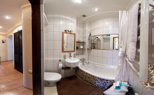 Babylon Apartments on Petliury Street