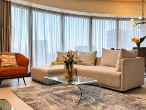 2 Bedroom Corner in Aeon Towers I City Views I Free Wi-fi, Gym and Pool