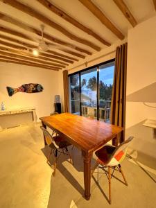 2 Bedroom Beachfront Getaway, Pool and Ocean Views