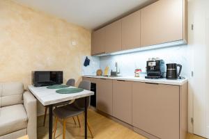Moy Moyzes Apartment