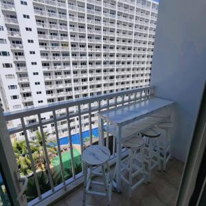 2bedroom 2bathroom 4bed family condo suite 1086,moa pasay
