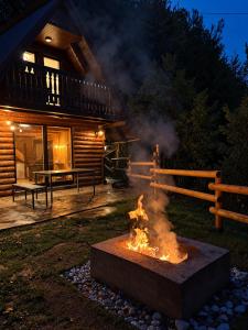 Hidden RAI - Forest Retreat,Hot Tub ,Sauna