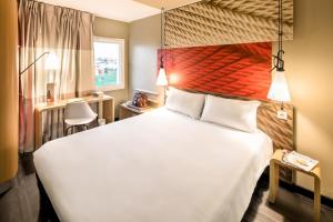 Standard Double Room room in Hotel ibis Faro Algarve