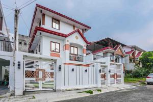 FULL HOUSE 4BR Near Airport & Malls