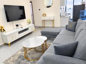 Golden Mango Heights