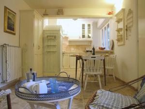 Huge Holiday Home in Marina di Castagneto Carducci near Sea