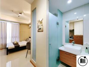 Citispace 1BR Condotel Suite at Sunshine100 City Plaza #SS07A