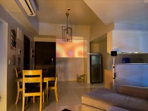 Executive 1BR with Balcony near Malls and Clubs in BGC