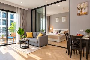 Title Legendary Grand Terrace 1-Bedroom Suite by TVC E305