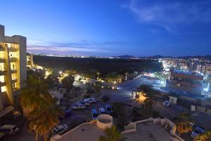 Beautiful PH, Private Beach,3 Beds,5 mins from CSL