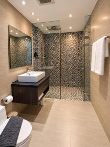 Premier Pool Access Residence, Tri Trang beach