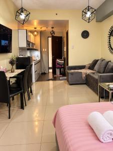 Manhattan Couple Studio - Araneta Cubao