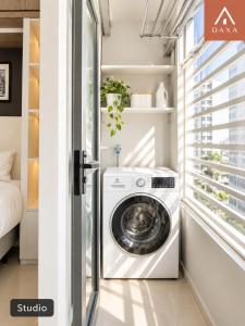 DAXA Riverside Stays with Pool