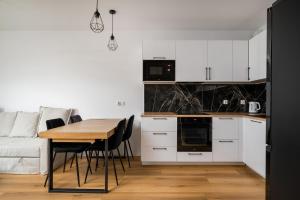Ursus Serene Apartment by BookingHost