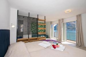 Villa Teresa on Lake Comos Lakeshore