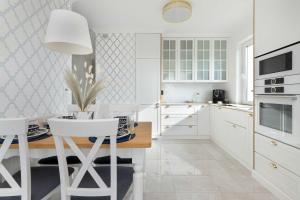Przestronny Apartament z Parkingiem w Gdańsku by Renters Prestige