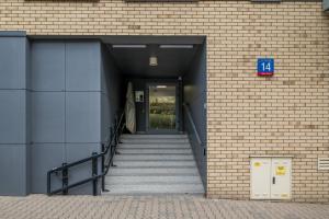 Olszowa 14 Riverside Apartment by BookingHost