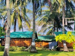 Joyful Paradise Beach Resort
