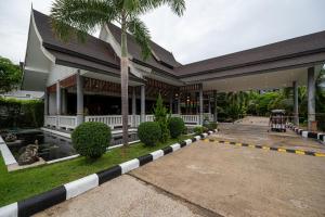 Phuket La Siesta, Naiharn Beach