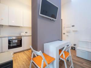 Xenia - Studio apt in Via Filippo Sassetti 31