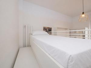 Xenia - Studio apt in Via Filippo Sassetti 31