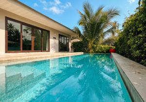 Tropical 2-bedroom villa with pool