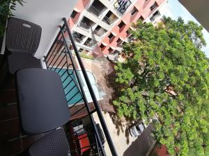 Condo Azur Suites E507 near Airport, Netflix, Stylish, Cozy with swimming pool