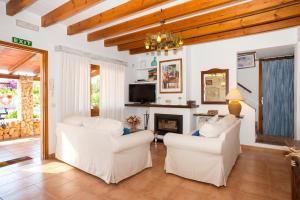 Modern Villa with Private Pool in Muro 300 m²