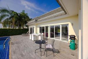 Black Mountain 3BR Pool Villa + Maid (BMW14)