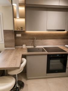 Thessa Stay - Stylish Suite Near City Center