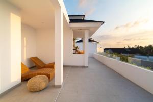 Seaview Rooftop Private 2BR Pool Villa - 3 Minutes Walk to Seseh Beach