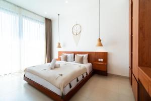 Seaview Rooftop Private 2BR Pool Villa - 3 Minutes Walk to Seseh Beach