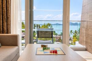1BR Condo with Sea and Pool View- Beach Front 6406