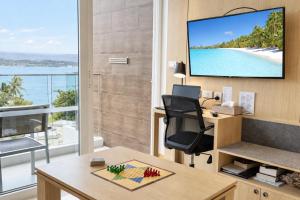 1BR Condo with Sea and Pool View- Beach Front 6406