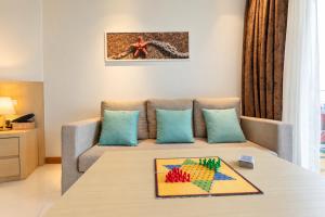 1BR Condo with Sea and Pool View- Beach Front 6406