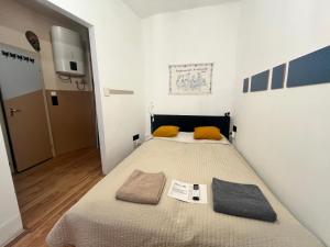 Quiet Garden Apartment with Terrace near Center