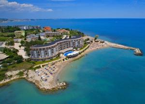Royal Bay Resort & Aqua Park