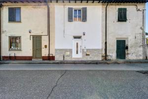 Two Rooms In Pisa