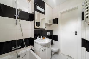 Praga Ostrobramska Lavish Apartment by BookingHost