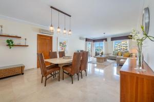 Spectacular Mijas 3 bedroom Apartment with Large T
