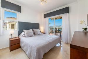 Spectacular Mijas 3 bedroom Apartment with Large T